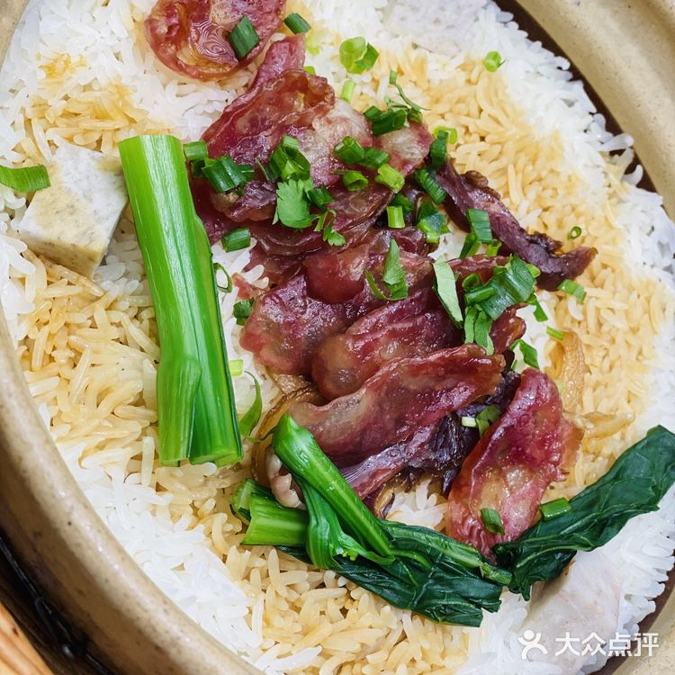 环境：店内环境以白色调为主