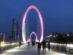 -南京眼步行桥