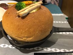 蘑菇烩芝士鸡肉面包碗-新贝乐意大利餐厅(苏州中心店)