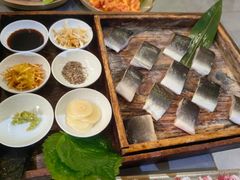 -围炉肉舍•炭烤活鳗•丹东海鲜烤肉(步行街店)