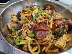 -愉肴麻辣香锅(中山路店)