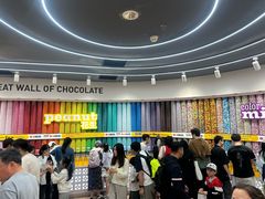 -m豆巧克力世界(上海世茂广场店)