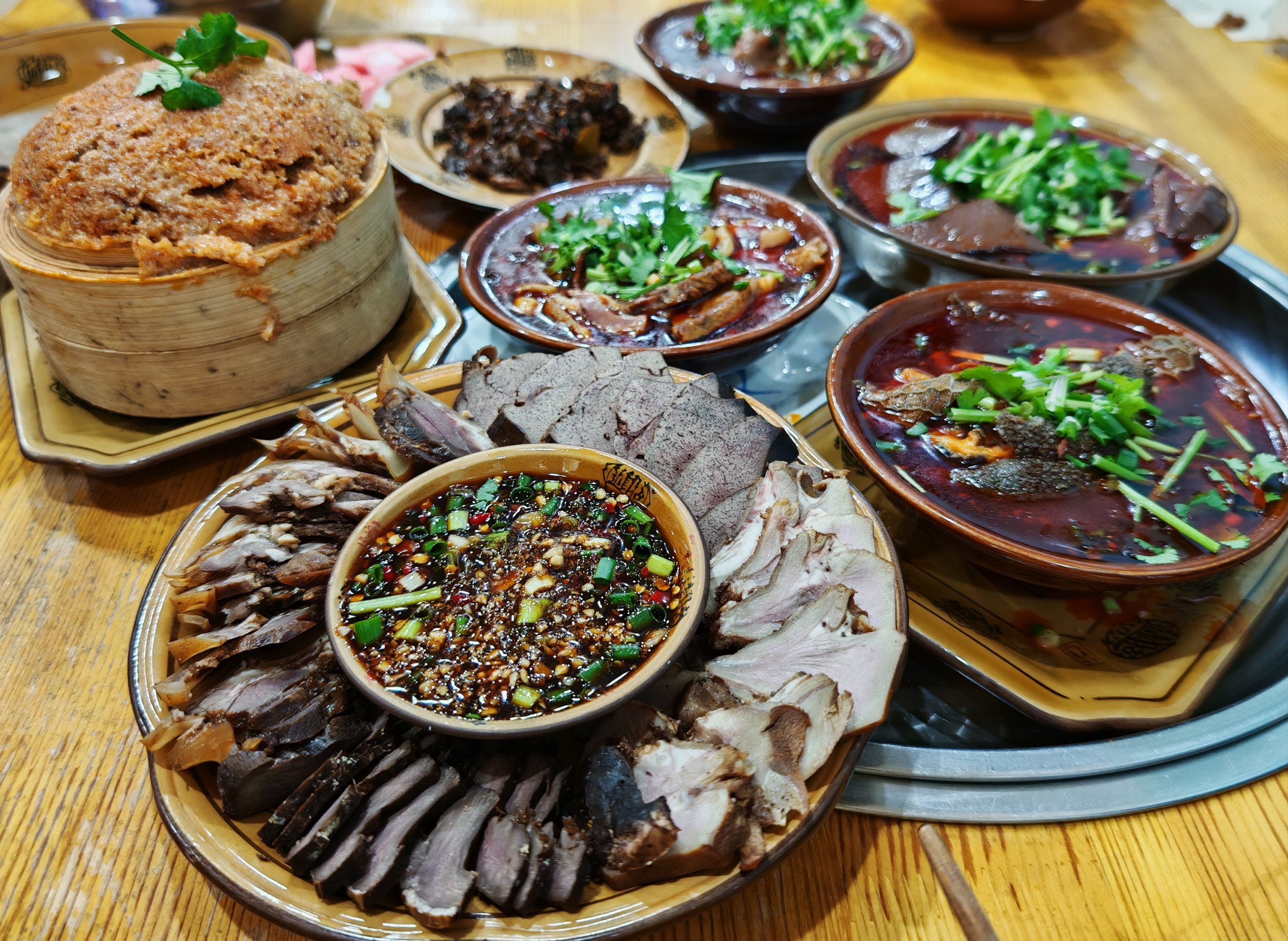 武隆 强杰羊肉,店面不大,干净整洁,老板热情