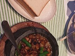招牌杭椒牛蛙-桂满陇·蟹黄小笼汤包(清河万象店)