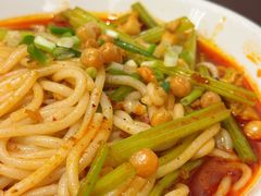 鸡肉炒米粉-那拉提之疆·新疆菜(美院店)