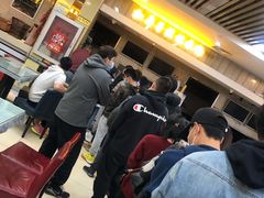 等位区-红鼻子桂林米粉(金唐新光界店)