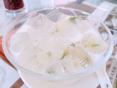 茉莉花凉粉加炼奶-周大娘牛乳(旧寨古村总店)