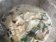 -姚记抚仙湖石锅鱼庄