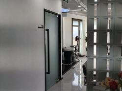 -V7 HAIR SALON