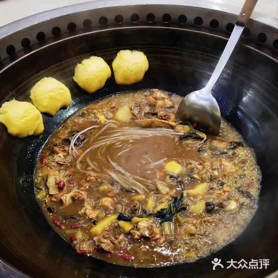 崔记老东北传奇铁锅炖(横店店)