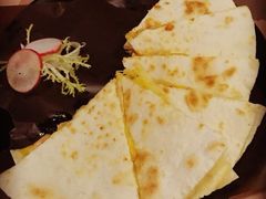 鸡肉凯撒迪亚芝士饼-遇见西木美式餐厅(体育路店)