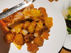 黄金菠萝咕噜肉-穆桂英美食(城中店)