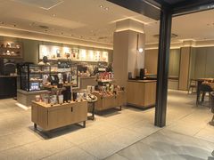 -星巴克臻选(上海中环广场2F店)