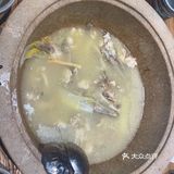 这家党史馆的石锅鱼还不错哦