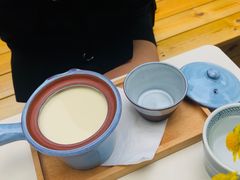 -彳亍咖啡·这里(水湾路店)