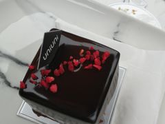 -UNI UNI(环亚凯瑟琳店)