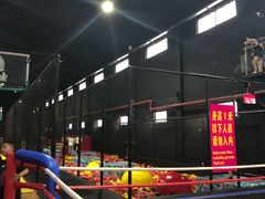 -嘿哟动霸CHUA·新潮玩运动娱乐中心·蹦床滑冰团建乐园