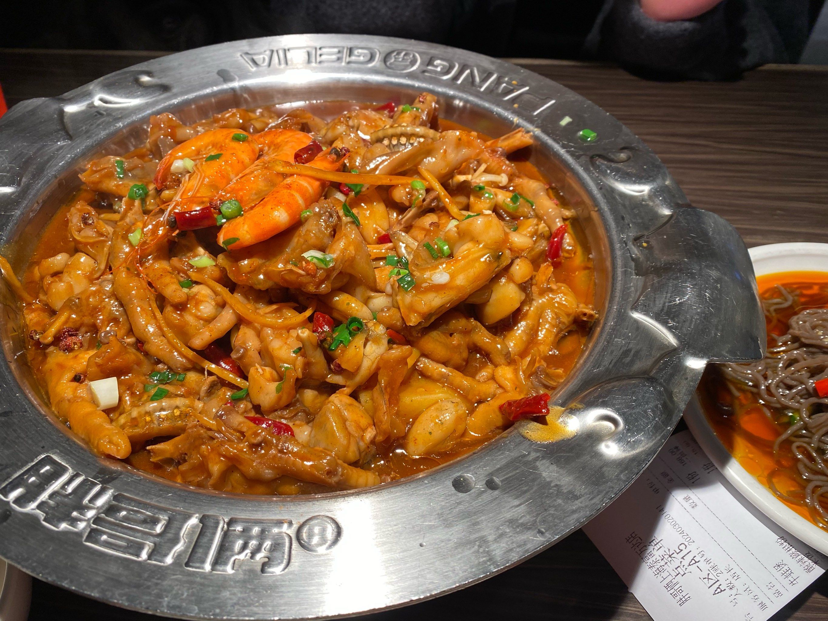 经常吃胖哥俩,最喜欢鸡爪煲,鸡爪特别入味