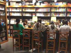 -西西弗书店&矢量咖啡(凯德晶萃广场店)