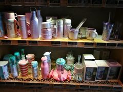 零售区-星巴克(上海虹桥南丰城办公楼店)