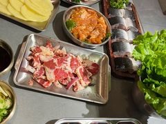 -围炉肉舍•炭烤活鳗•丹东海鲜烤肉(步行街店)