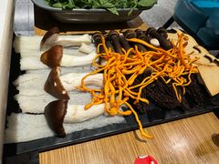 野生菌拼盘-小街猪手(团结湖店)