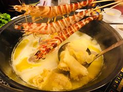-鲜入围煮花胶鸡海鲜火锅
