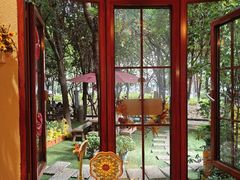 -月亮眼花园餐厅书吧酒吧