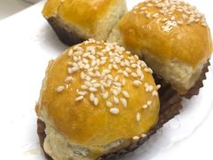 蜜汁叉烧酥-皇朝尊会(龙之梦大酒店)