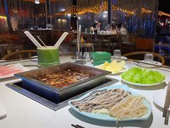 -二荆条·蜀鲜汇城市森林火锅