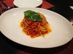 经典意大利细面配蒜味番茄酱-WOLFGANG PUCK KITCHEN & BAR(迪士尼小镇店)
