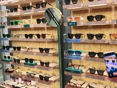 -MUJOSH木九十眼镜(月星环球港B1店)