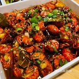 环境挺好的，我们这次去了点了麻辣虾尾