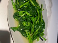 清炒豆苗-麻六记(新天地店)