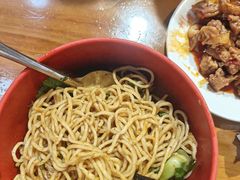 -爆炸头阿姨小四川正宗川味小吃(无任何分店)