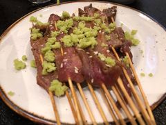 -何妹湿辣牛肉·粤式烧烤砂煲(桂雅路店)