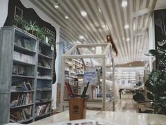 -猫的天空之城概念书店(印象城购物中心店)
