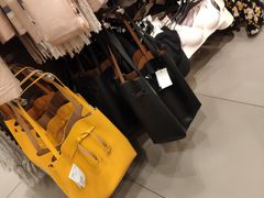 -H&M(鹏欣水游城店)