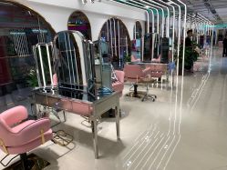 -BULB STUDIO 巴柏明星发型工作室