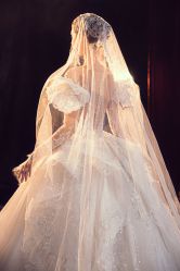 -艾米丽婚纱礼服