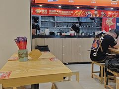 -魔都三兄弟酸辣粉·蘸卤炸串(虹桥万科店)