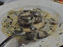 奶酪菠菜饺子-La Tavernetta(Bar à Vin)(乌鲁木齐路店)