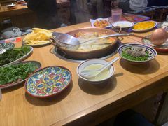 -洱火云南酸菜牛肉火锅(石景山当代商城店)