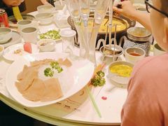 -洪氏嗨捞·广东猪肚鸡·椰子鸡火锅(西咸万象城店)