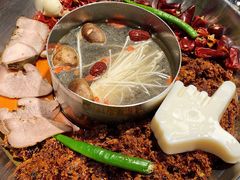 菌菇鸳鸯锅-贤合庄卤味火锅(时代广场店)