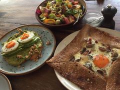 牛油果煮蛋吐司-RAC BAR(安福路店)