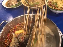 -马路边边串串香形象店(磐石路店)