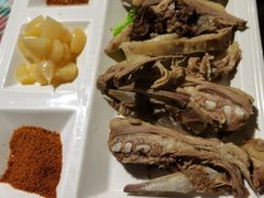 白条手抓羊肉-丝路香妃西域清真餐厅