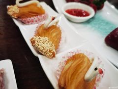 天鹅榴莲酥-北部湾鼎盛茶楼(银滩店)