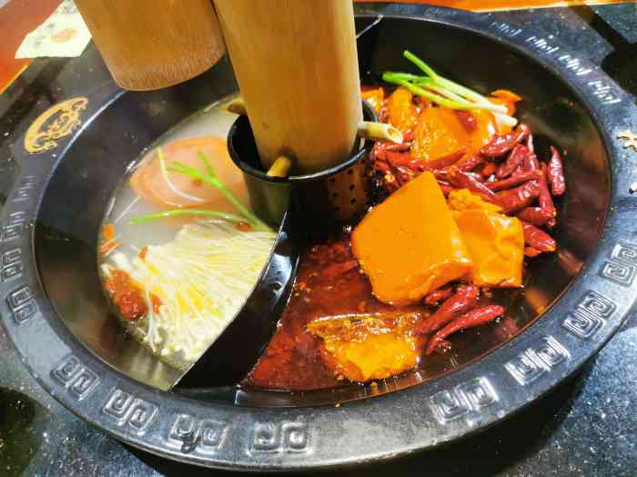 李香蓝火锅-"当时在万科里面逛的时候,看到这家店的广告.